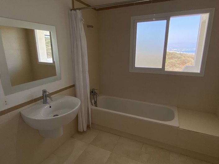 Image No.30-3 Bed Townhouse for sale