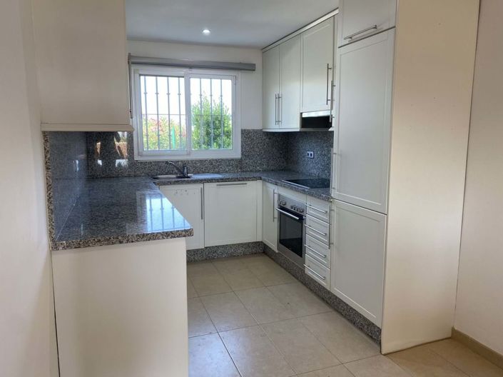 Image No.8-3 Bed Townhouse for sale