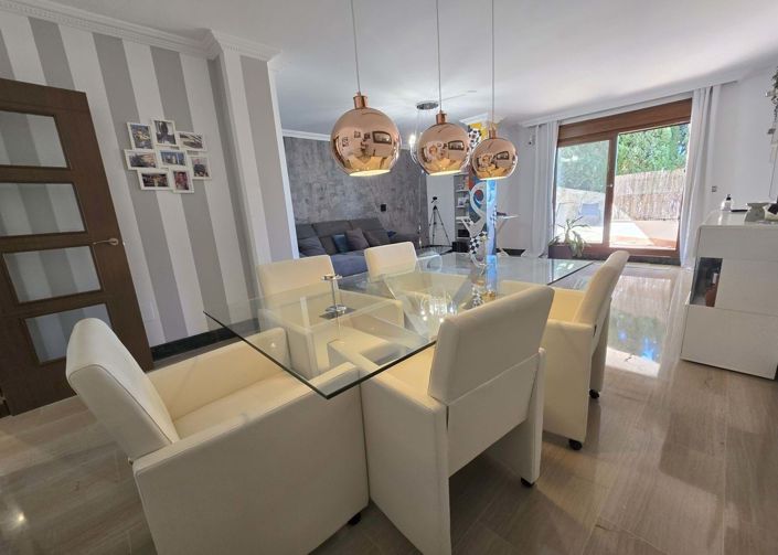 Image No.10-3 Bed Apartment for sale