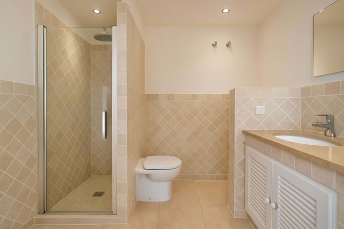 Image No.20-4 Bed Townhouse for sale