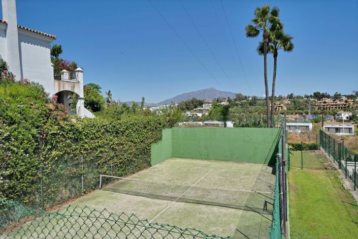 Image No.26-4 Bed Townhouse for sale