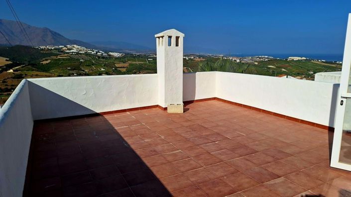 Image No.2-3 Bed Townhouse for sale