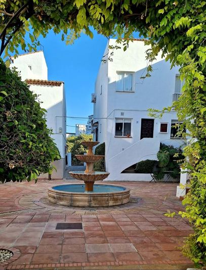 Image No.25-3 Bed Townhouse for sale