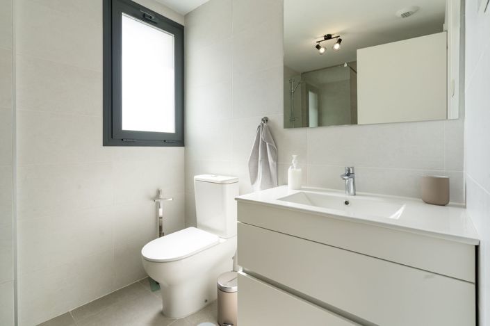 Image No.17-3 Bed Apartment for sale