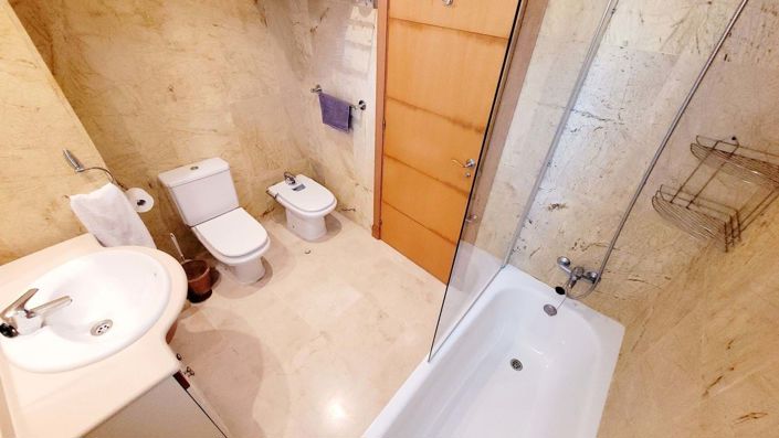 Image No.17-3 Bed Apartment for sale