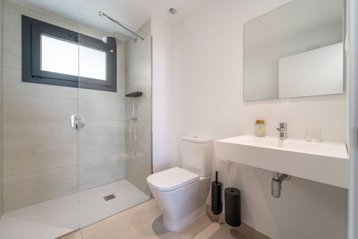 Image No.13-2 Bed Apartment for sale