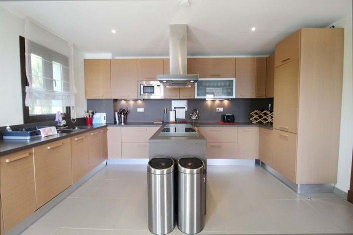 Image No.10-5 Bed Villa for sale