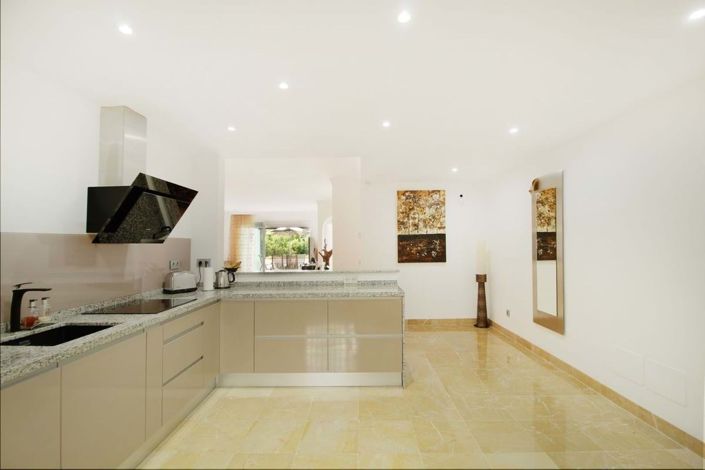 Image No.12-2 Bed Apartment for sale