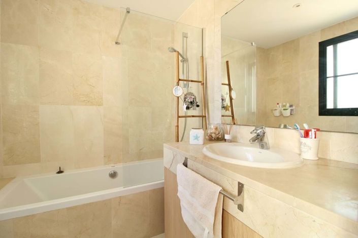 Image No.10-3 Bed Apartment for sale