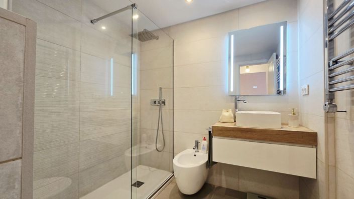 Image No.15-2 Bed Apartment for sale