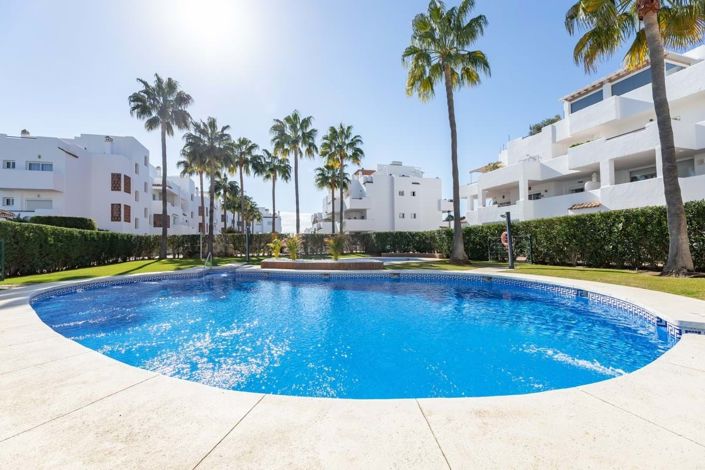 Image No.1-Appartement de 2 chambres à vendre à Estepona
