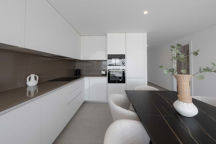 Image No.20-3 Bed Apartment for sale