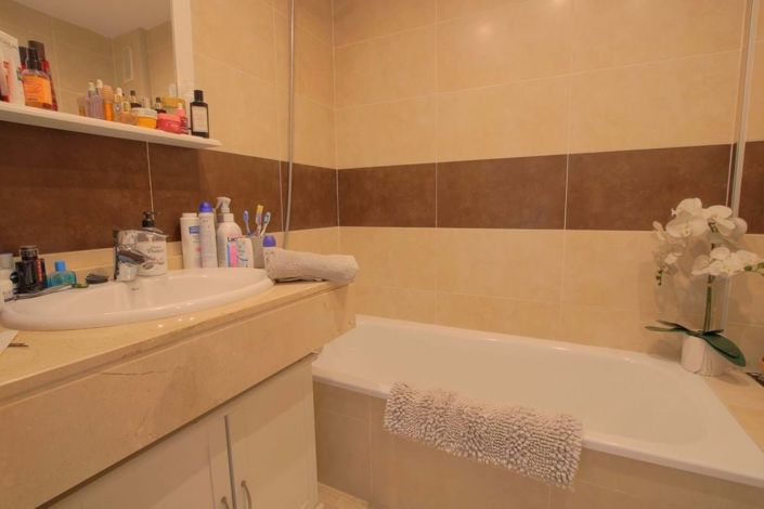 Image No.16-2 Bed Apartment for sale