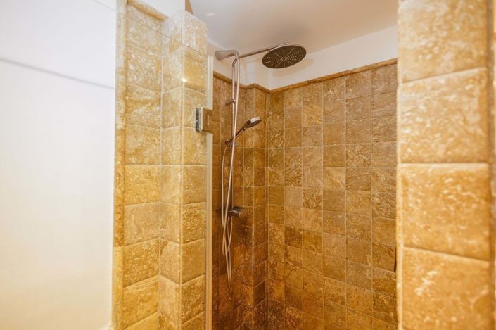 Image No.23-2 Bed Apartment for sale