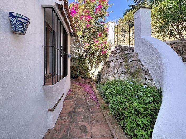 Image No.30-3 Bed Villa for sale