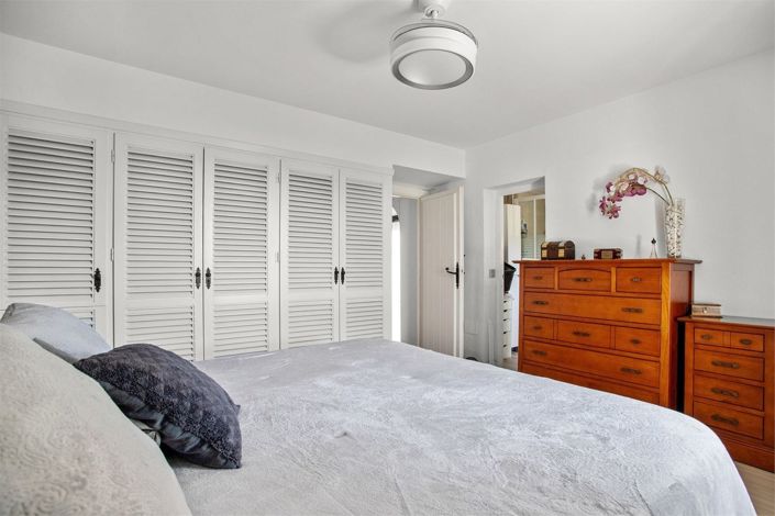 Image No.10-2 Bed Townhouse for sale