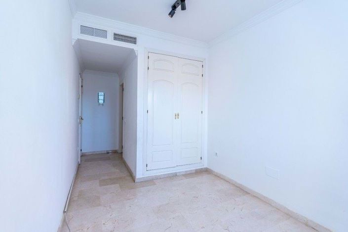 Image No.3-Appartement de 2 chambres à vendre à Elviria