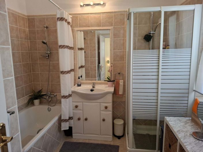 Image No.38-2 Bed Townhouse for sale