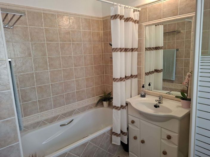 Image No.39-2 Bed Townhouse for sale