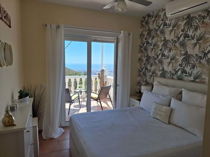 Image No.6-2 Bed Townhouse for sale