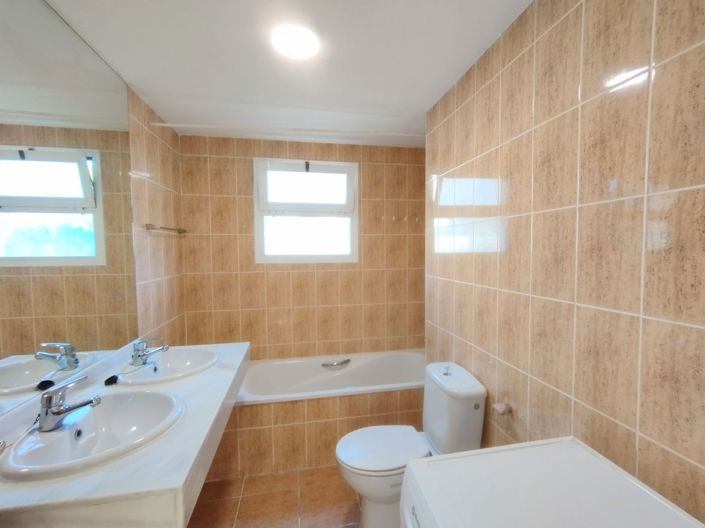 Image No.17-2 Bed Apartment for sale