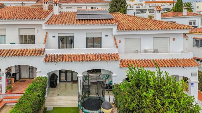 Image No.2-Maison de ville de 3 chambres à vendre à Estepona