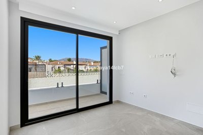 3982-714933-78d1f4f8b6655591b02d22fabb36a692d