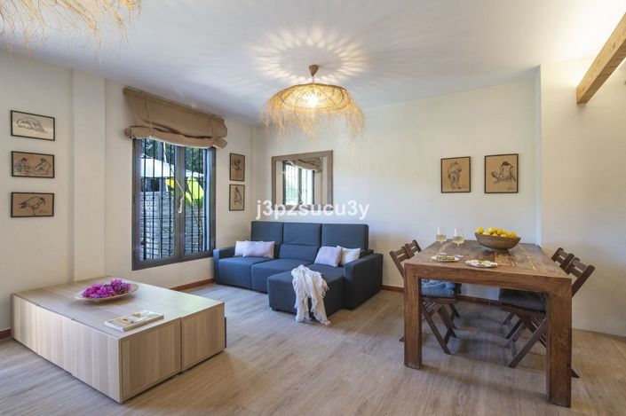 Image No.3-Villa de 3 chambres à vendre à Estepona