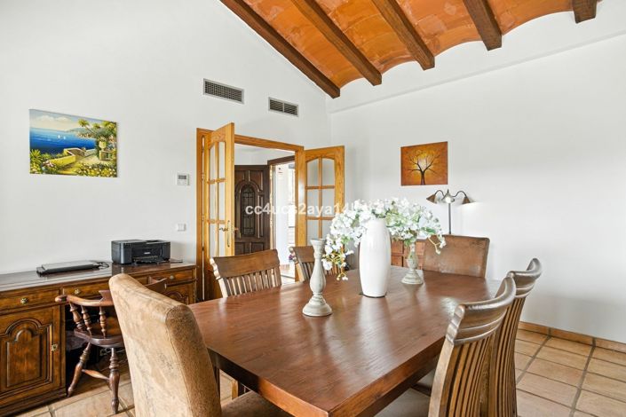 Image No.12-3 Bed Villa for sale