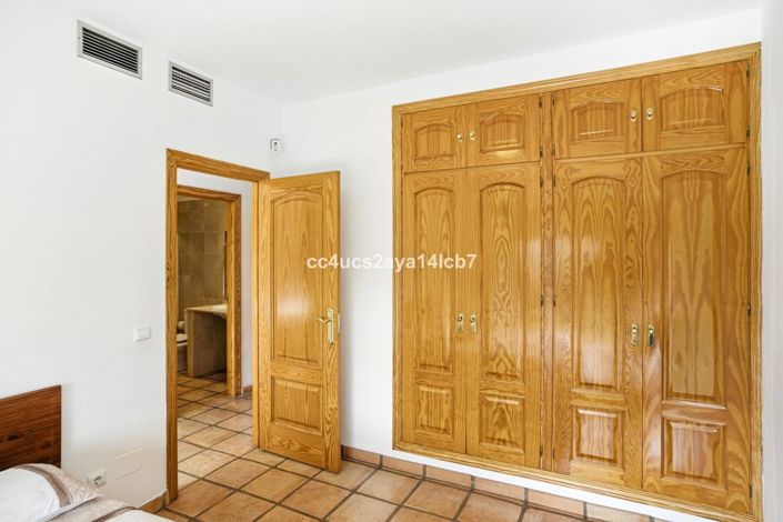 Image No.23-3 Bed Villa for sale