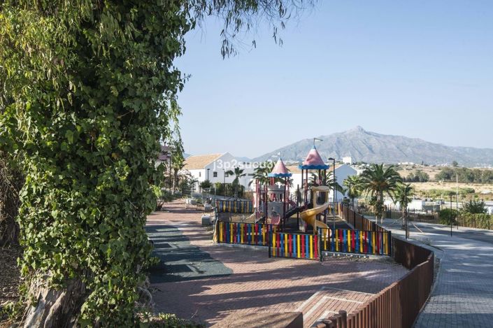 Image No.23-3 Bed Apartment for sale