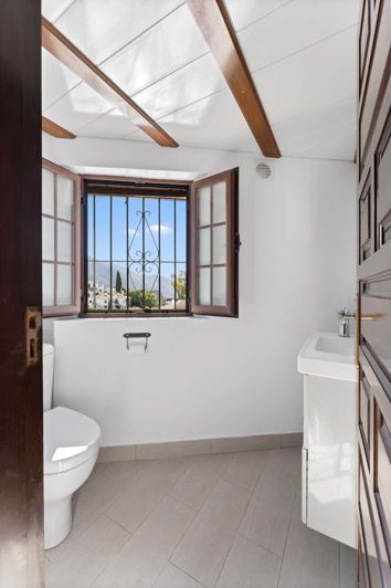 Image No.6-2 Bed Apartment for sale