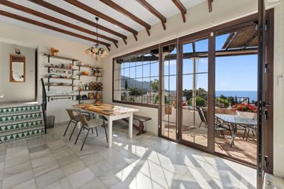 3982-740104-78d1f4f8b6655591b02d22fabb36a692d