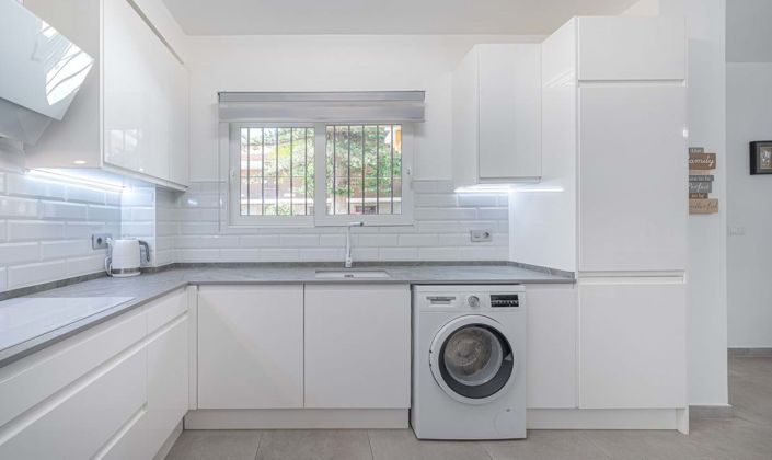 Image No.3-3 Bed Townhouse for sale