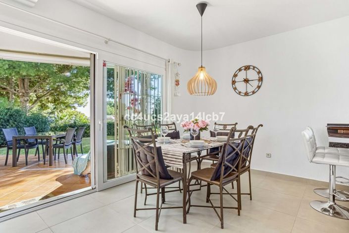 Image No.6-3 Bed Townhouse for sale