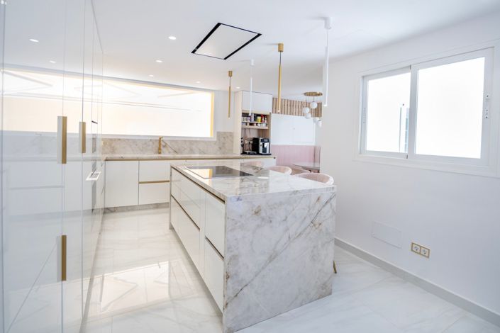 Image No.2-4 Bed Villa for sale