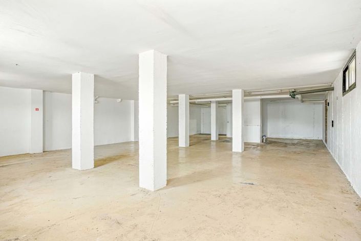 Image No.10-4 Bed Townhouse for sale