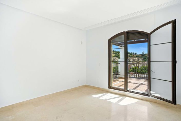 Image No.5-4 Bed Townhouse for sale