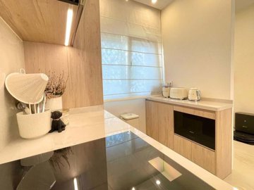 3982-720525-78d1f4f8b6655591b02d22fabb36a692d