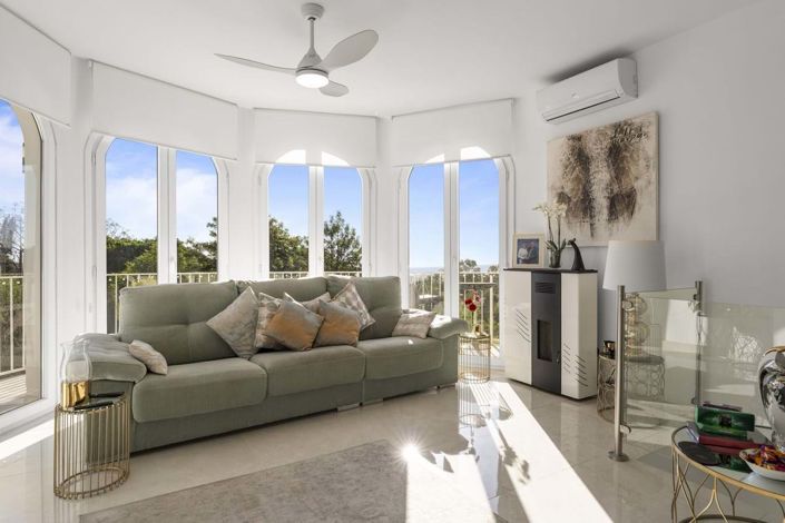 Image No.2-3 Bed Villa for sale