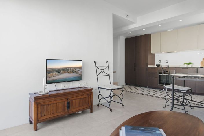 Image No.10-3 Bed Apartment for sale