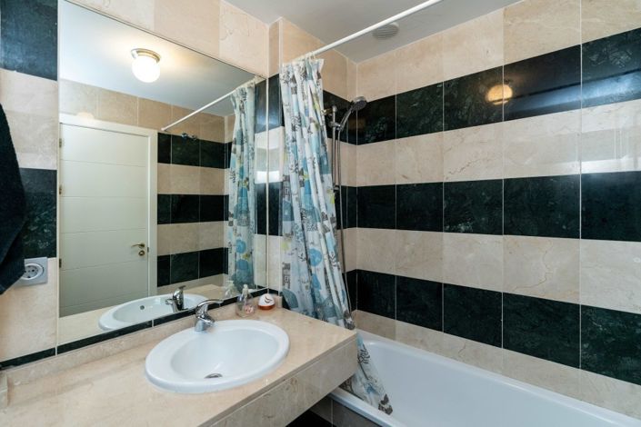 Image No.8-2 Bed Apartment for sale