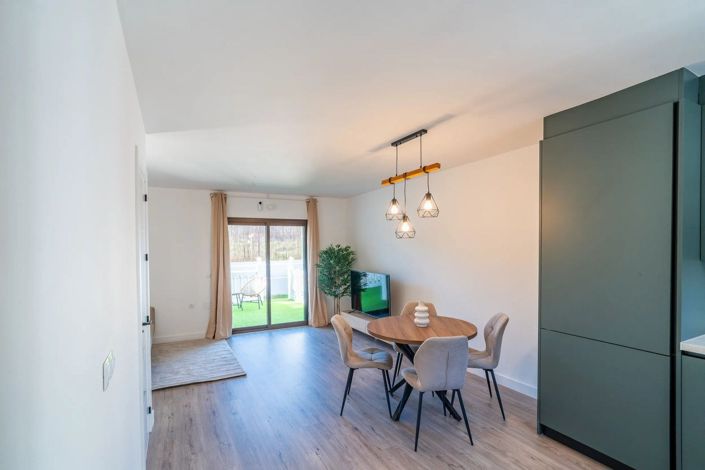 Image No.3-2 Bed Townhouse for sale