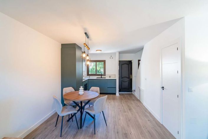 Image No.5-2 Bed Townhouse for sale