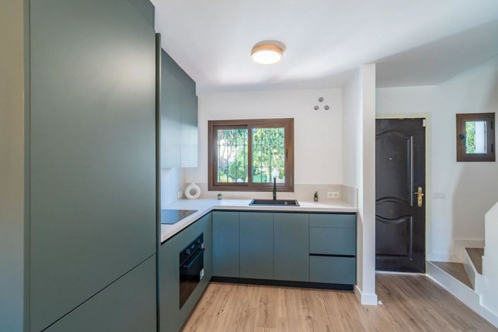 Image No.6-2 Bed Townhouse for sale