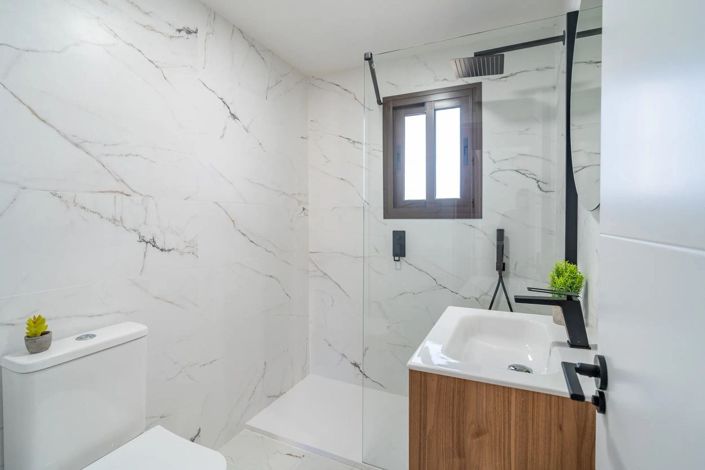 Image No.8-2 Bed Townhouse for sale