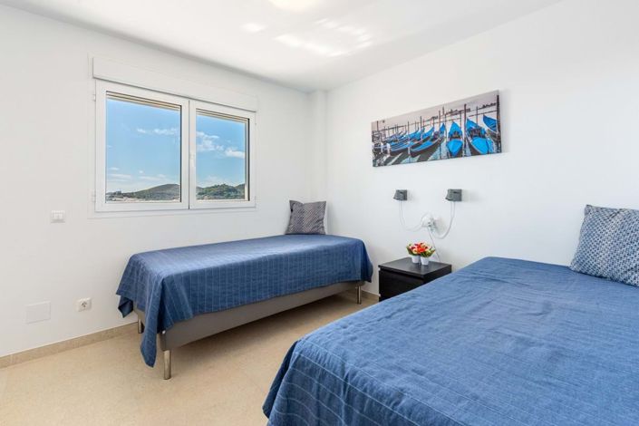 Image No.8-3 Bed Apartment for sale