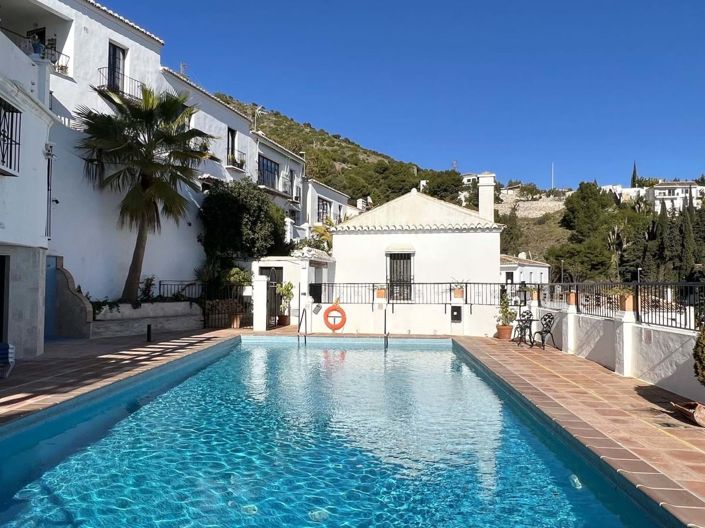 Image No.3-2 Bed Townhouse for sale