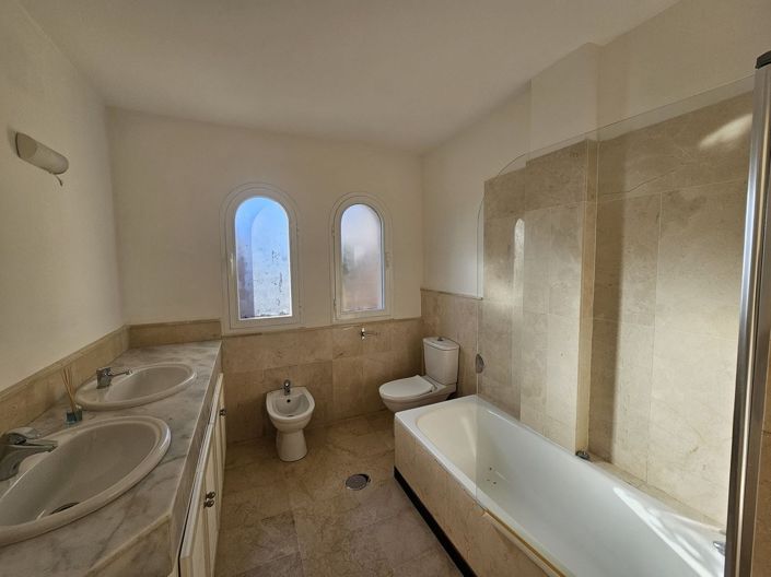 Image No.5-3 Bed Villa for sale