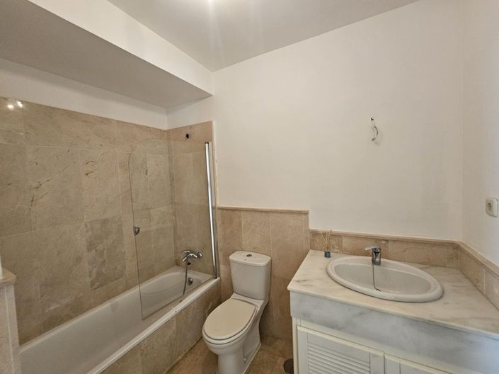 Image No.8-3 Bed Villa for sale